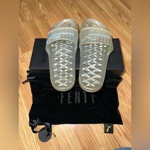 Puma x FENTY jelly slides🤍